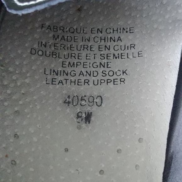 Moccasins, size 8, black and cream color in great conditions - Picture 3 of 12